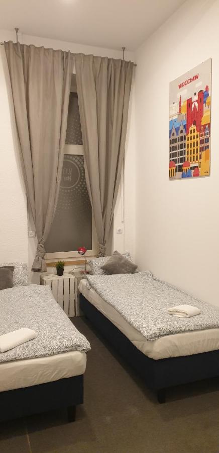 Flyfly Hostel , Darmowy Parking , Rezerwuj Przez Urzadzenia Mobilne -10 Procent Wrocław Eksteriør bilde