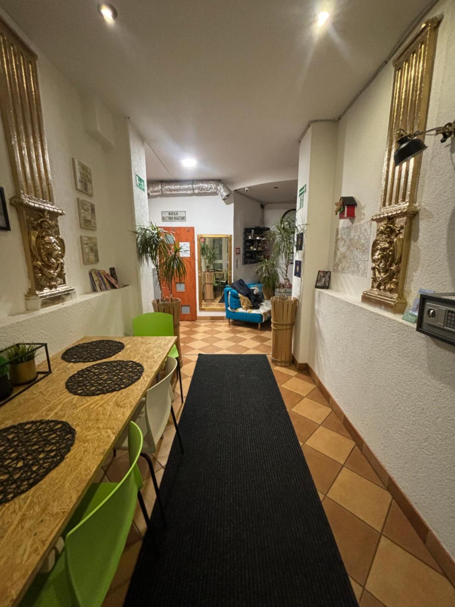 Flyfly Hostel , Darmowy Parking , Rezerwuj Przez Urzadzenia Mobilne -10 Procent Wrocław Eksteriør bilde