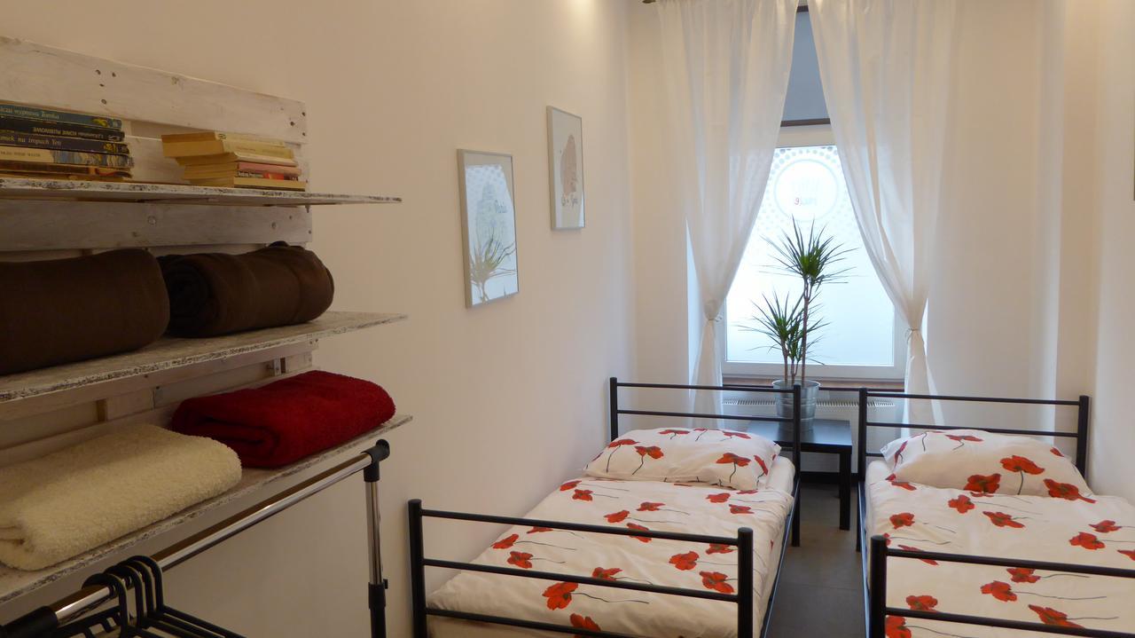 Flyfly Hostel , Darmowy Parking , Rezerwuj Przez Urzadzenia Mobilne -10 Procent Wrocław Eksteriør bilde