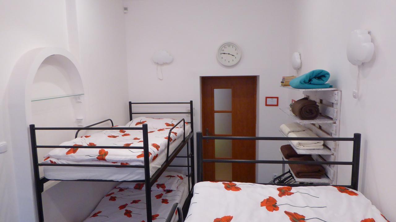 Flyfly Hostel , Darmowy Parking , Rezerwuj Przez Urzadzenia Mobilne -10 Procent Wrocław Eksteriør bilde